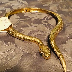 Gorgeous gold snake necklace